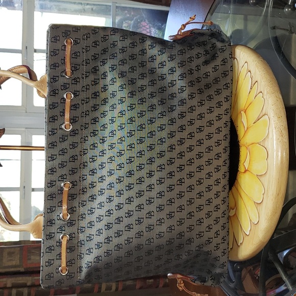 💘🖤💘 DOONEY & BOURKE KHAKI SIGNATURE MONOGRAM JACQUARD TASSEL DRAWSTRING BAG - Picture 11 of 15